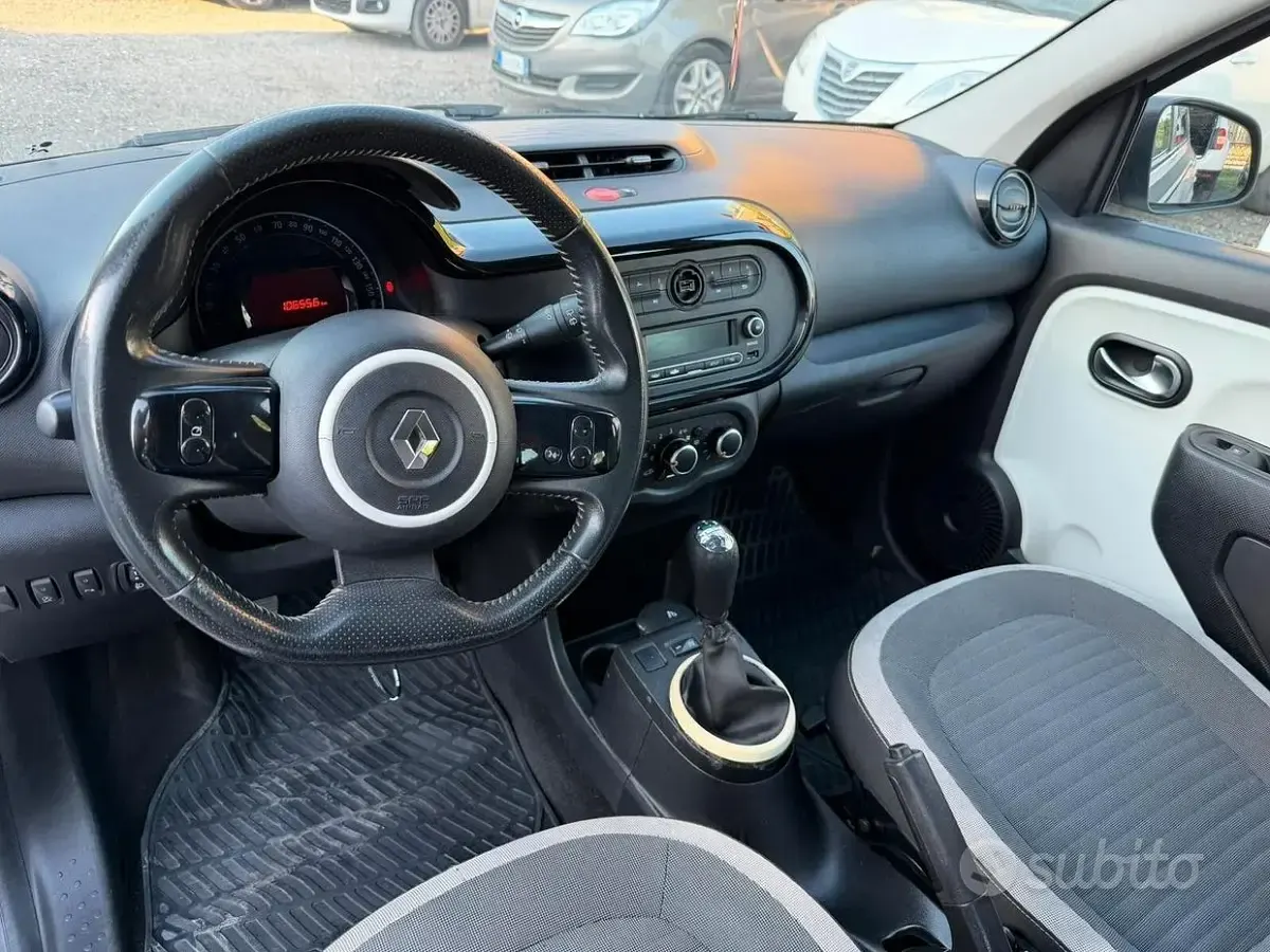 Usata Renault Twingo SE 69 CV (50 kW) 2015 Bianco Utilitaria