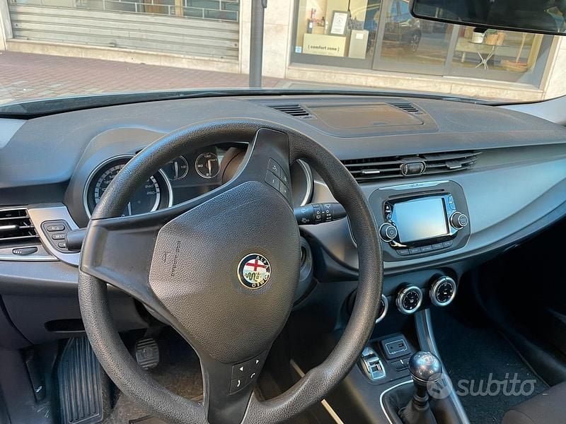 Usata Alfa Romeo Giulietta 105 CV (77 kW) 2015 Grigio Utilitaria
