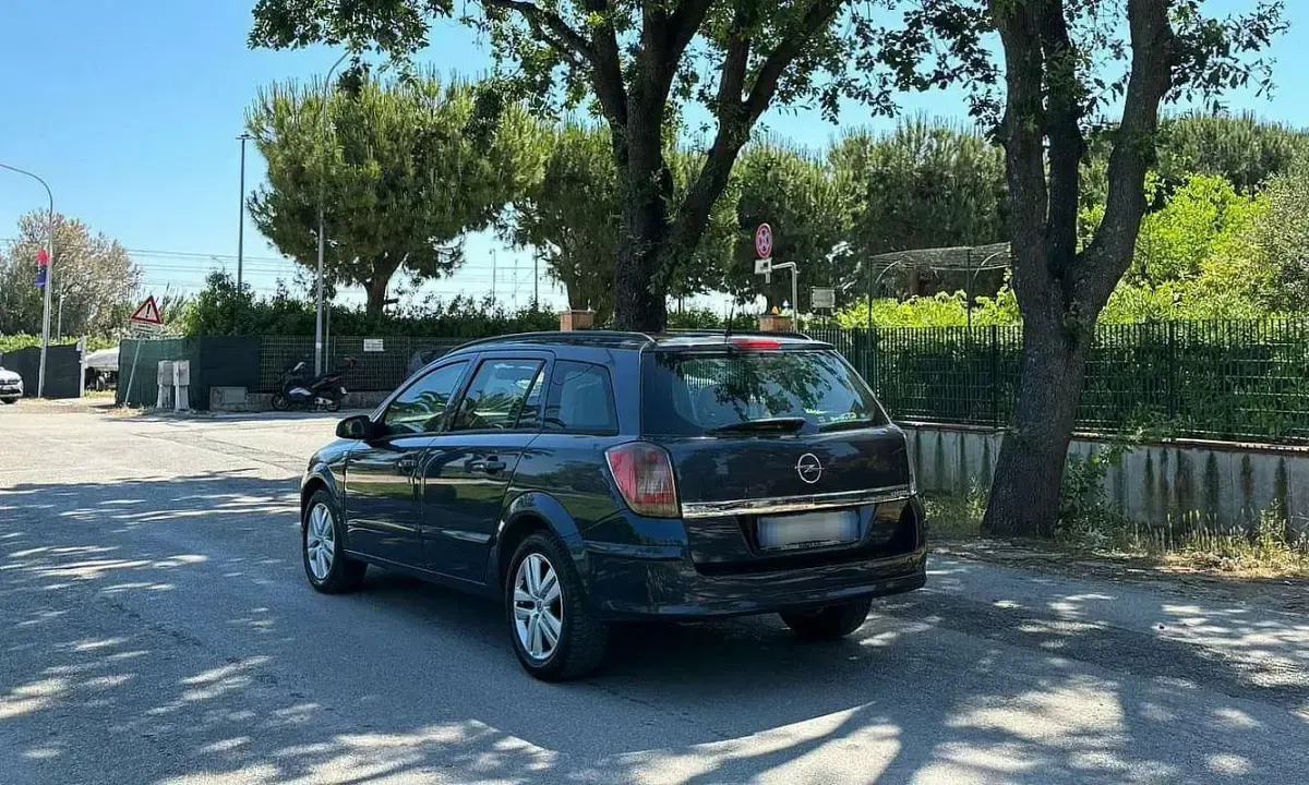 Usata Opel Astra 101 CV (74 kW) 2007 Station wagon