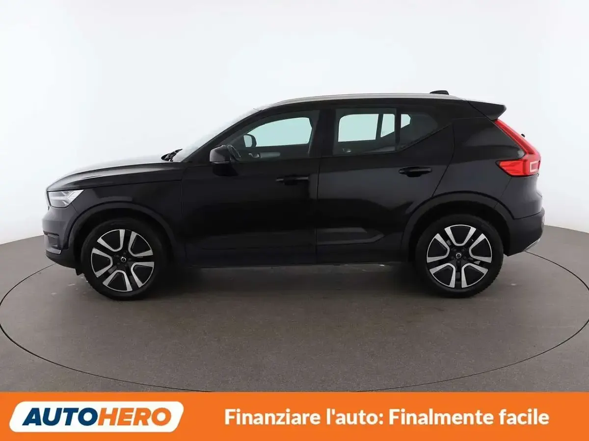 Usata Volvo XC40 Momentum 129 CV (94 kW) 2020 Nero SUV