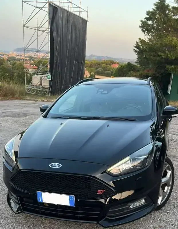 Usata Ford Focus ST 250 CV (183 kW) 2018 Station wagon
