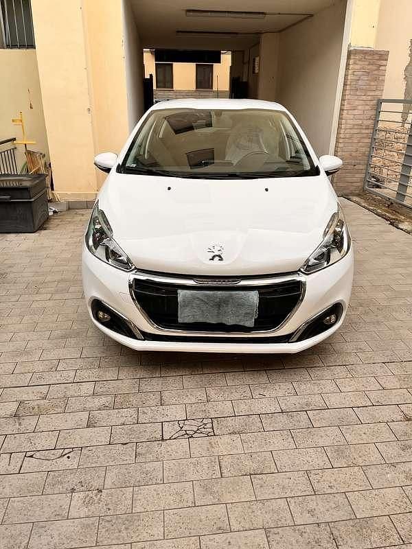 Usata Peugeot 208 Style 82 CV (60 kW) 2019 Utilitaria