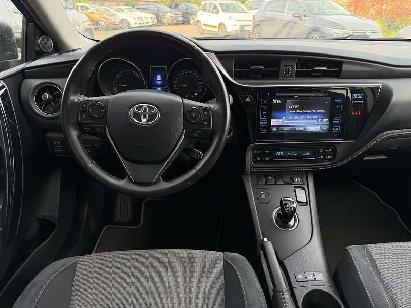 Usata Toyota Auris Hybrid Edition 99 CV (72 kW) 2018 Blu met Station wagon