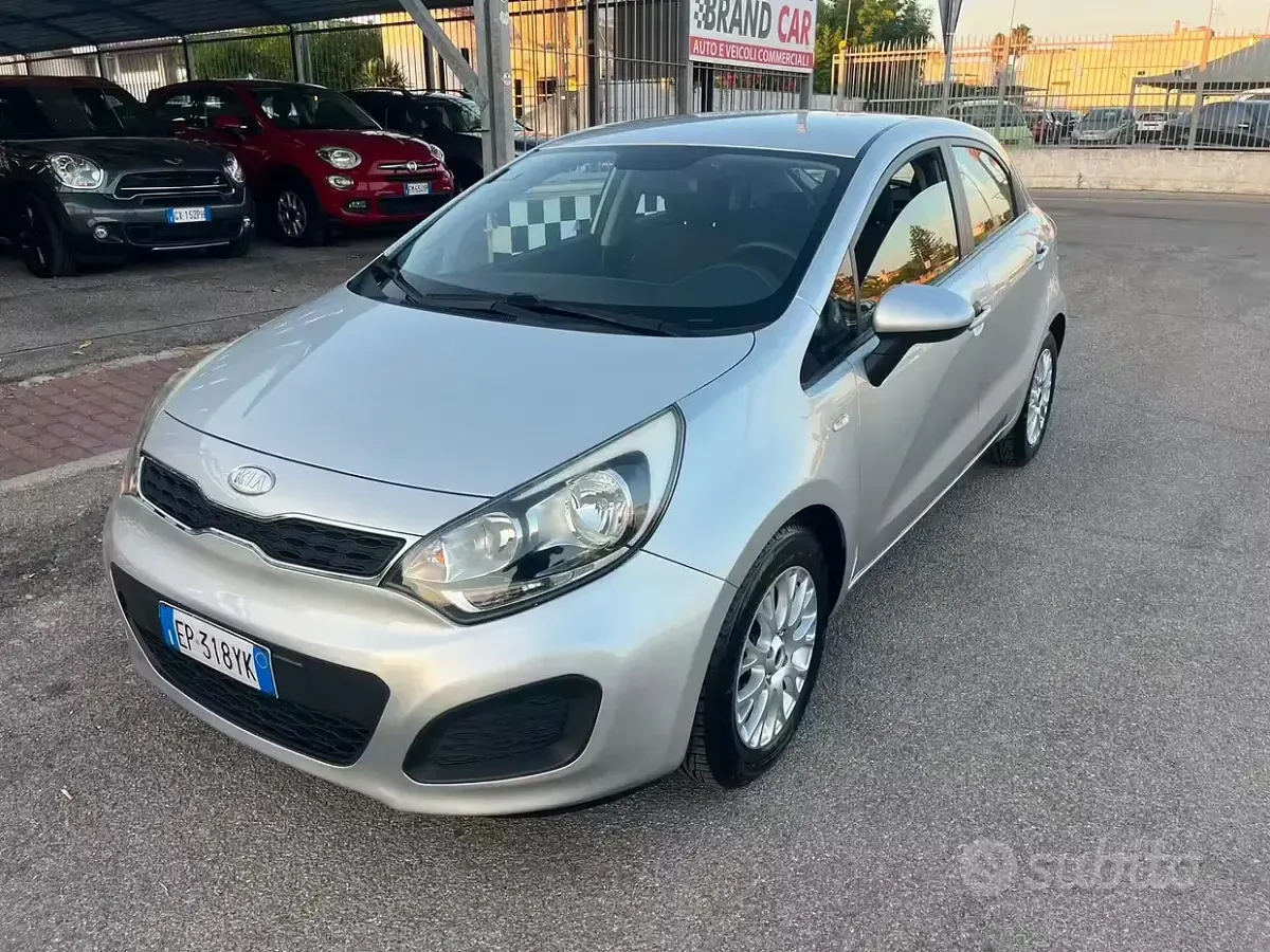 Usata Kia Rio LX 85 CV (62 kW) 2013 Berlina