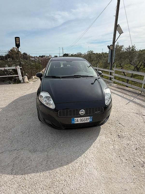 Usata Fiat Grande Punto Dynamic 75 CV (55 kW) 2006 Nero Utilitaria
