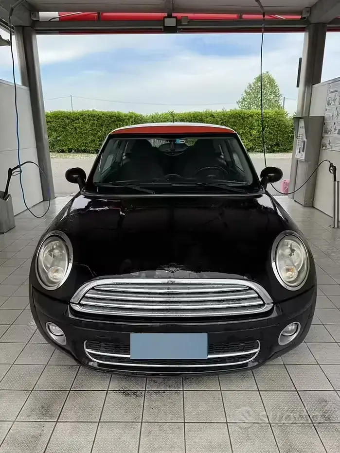 Usata Mini Cooper 112 CV (82 kW) 2010 Nero Utilitaria