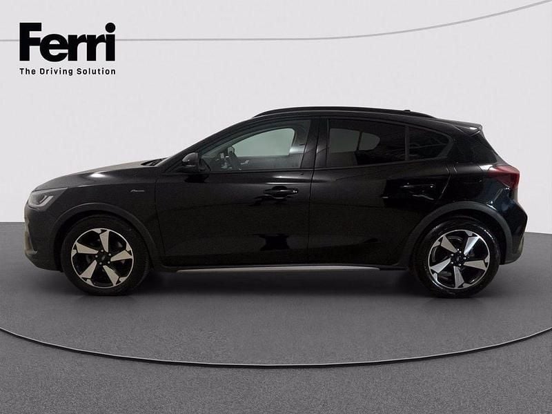 Usata Ford Focus Active 120 CV (88 kW) 2022 Absolute black SUV