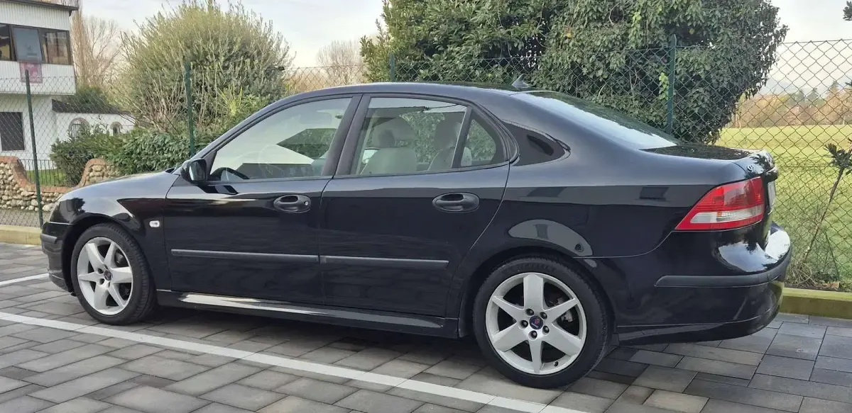 Usata Saab 9-3 Vector 150 CV (110 kW) 2006 Nero Berlina