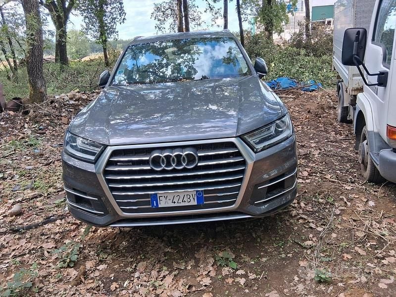 Grigio Usata 2019 Audi Q7 Business SUV | 43.000 € (Buon prezzo) - Immagine 1/4