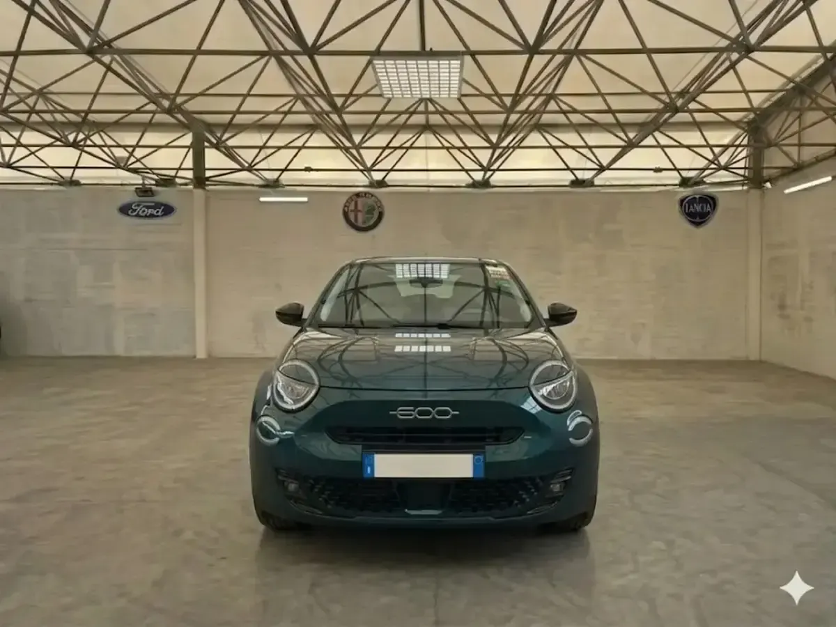 Usata Fiat 600 La Prima 100 CV (73 kW) 2025 Verde SUV
