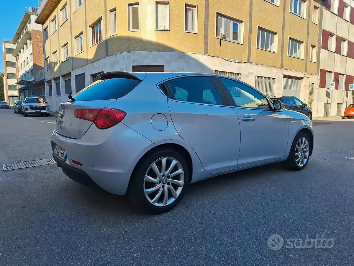 Usata Alfa Romeo Giulietta 120 CV (88 kW) 2014 Utilitaria