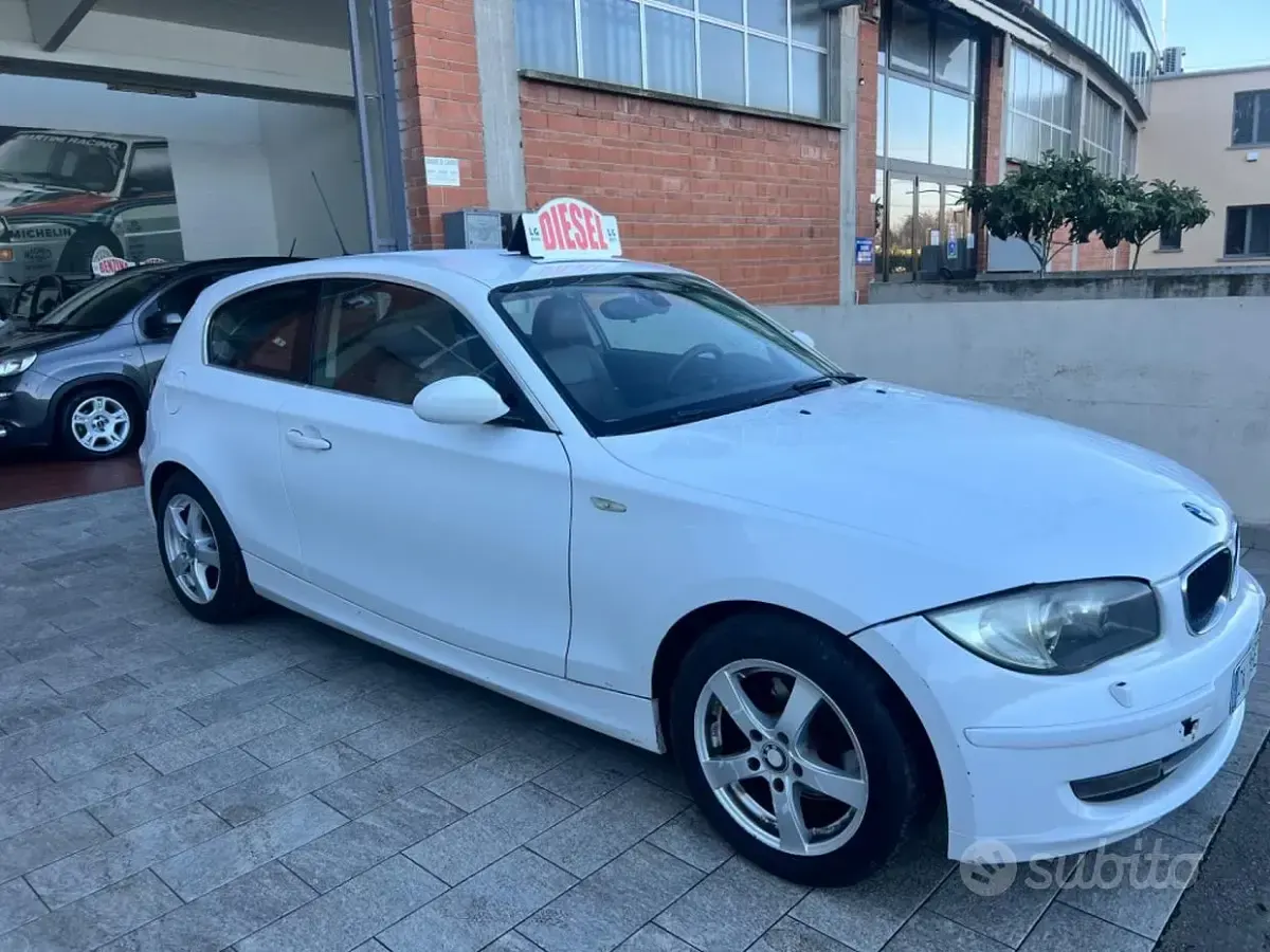 Usata BMW 120 Coupé 177 CV (130 kW) 2007 Bianco Coupé