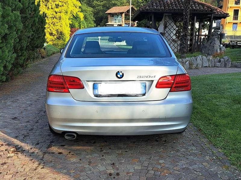 Usata BMW 320 184 CV (135 kW) 2011 Argento Coupé