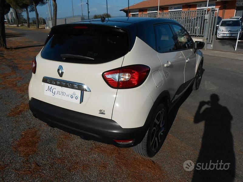 Usata Renault Captur Intens 90 CV (66 kW) 2015 Beige SUV