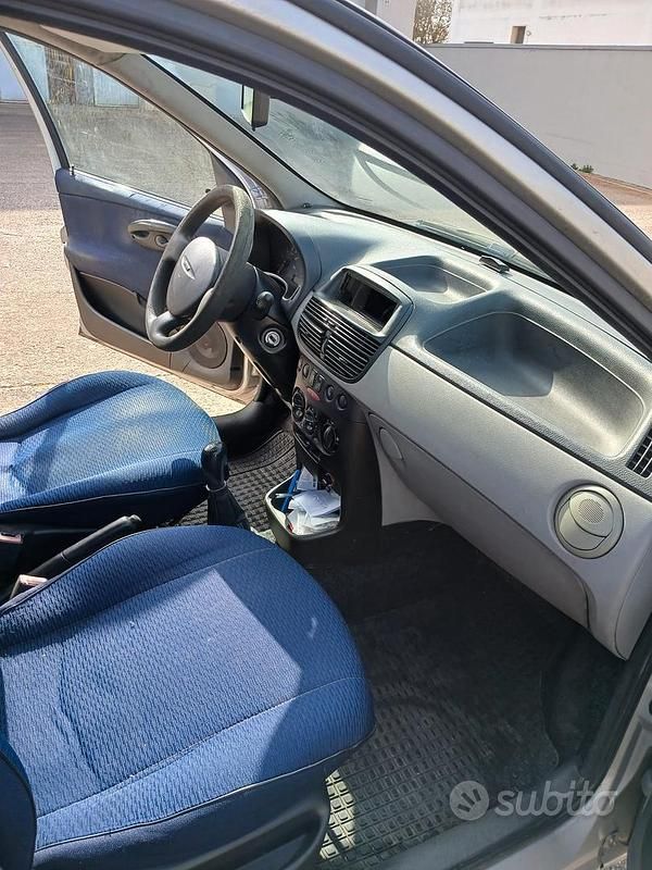 Brugt Fiat Punto 80 HK (58 kW) 2001 Grå Hatchback