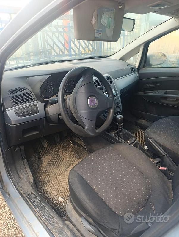 Usata Fiat Grande Punto 77 CV (56 kW) 2009 Grigio Utilitaria