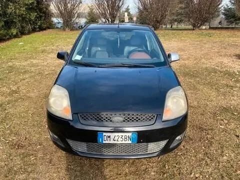 Usata Ford Fiesta S 89 CV (65 kW) 2007 Nero Utilitaria
