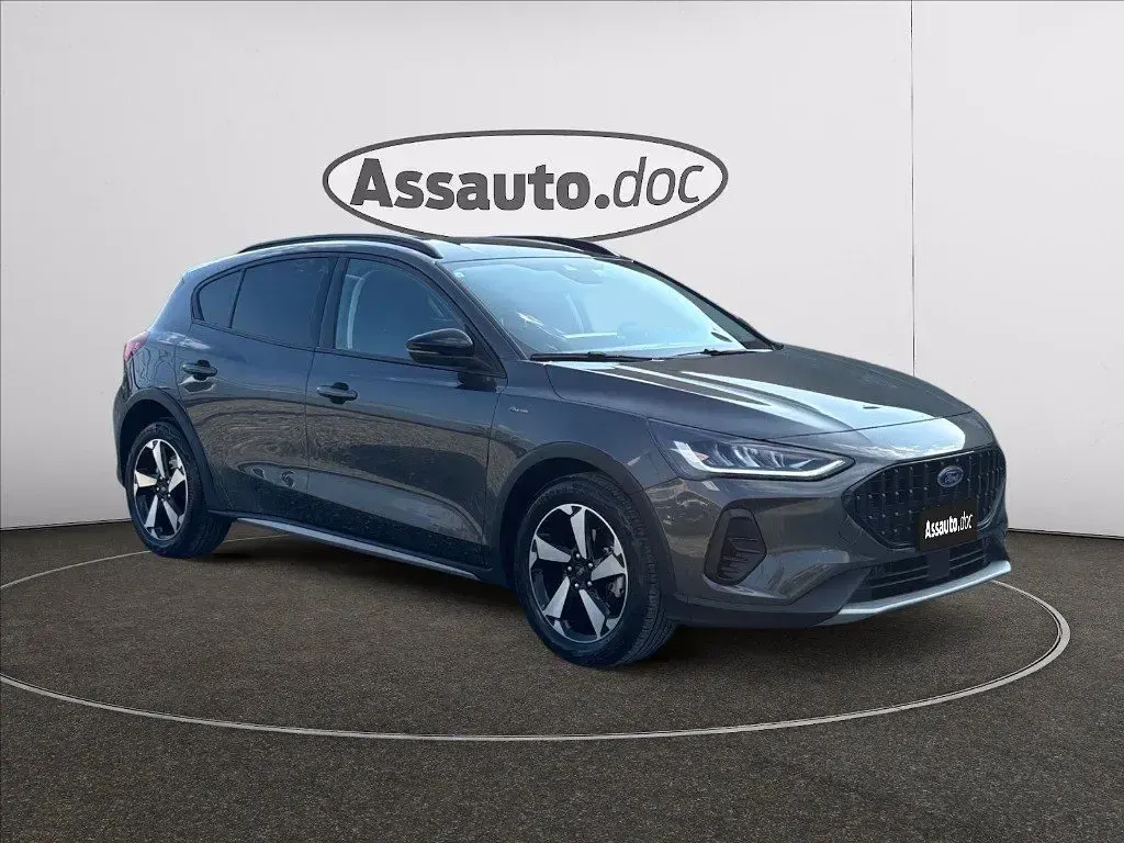Begagnad Ford Focus Active 125 HK (91 kW) 2023 Grå SUV