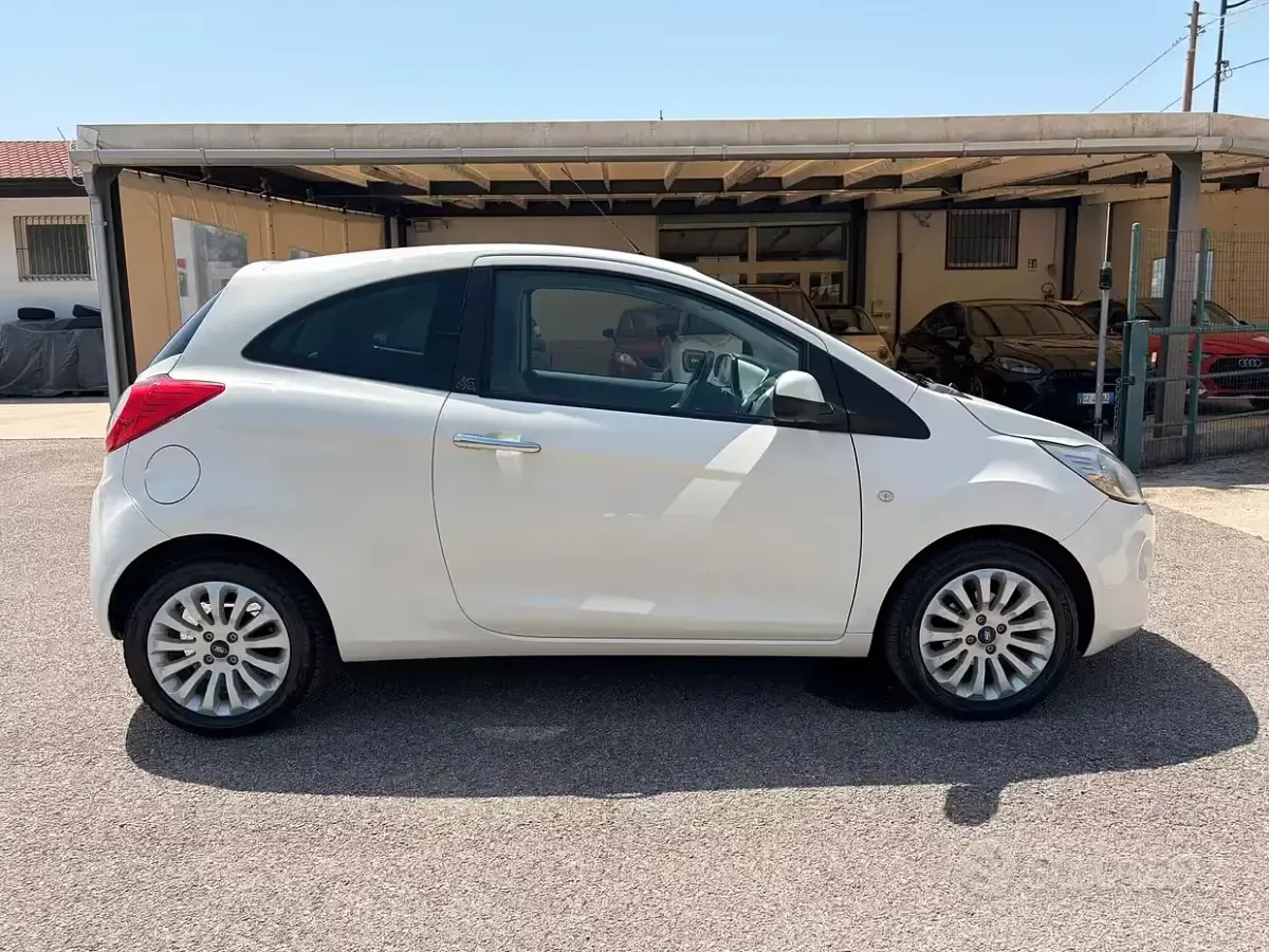 Usata Ford Ka Plus Titanium 69 CV (50 kW) 2015 Bianco Utilitaria