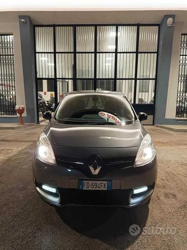 Usata Renault Scénic III XMOD 110 CV (80 kW) 2016 Grigio Monovolume