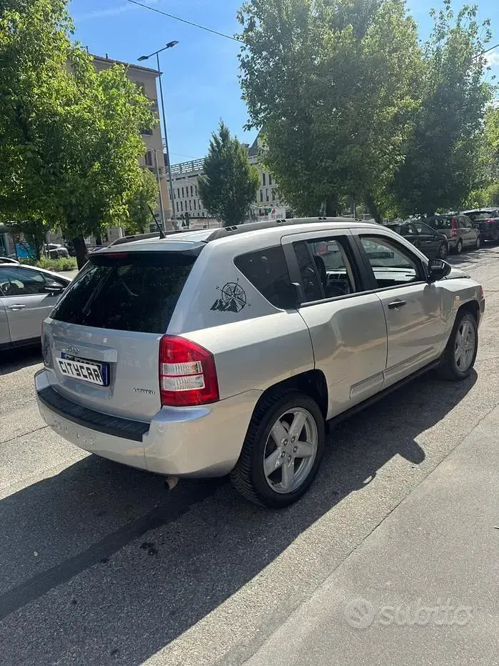 Usata Jeep Compass Limited 140 CV (102 kW) 2008 Grigio SUV