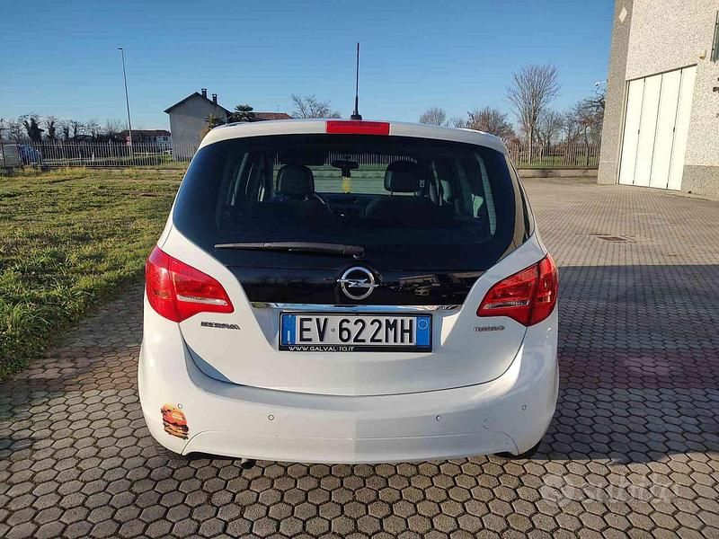 Usata Opel Meriva 120 CV (88 kW) 2014 Bianco Monovolume