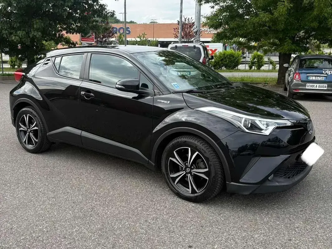 Usata Toyota C-HR Active 98 CV (72 kW) 2018 Nero SUV