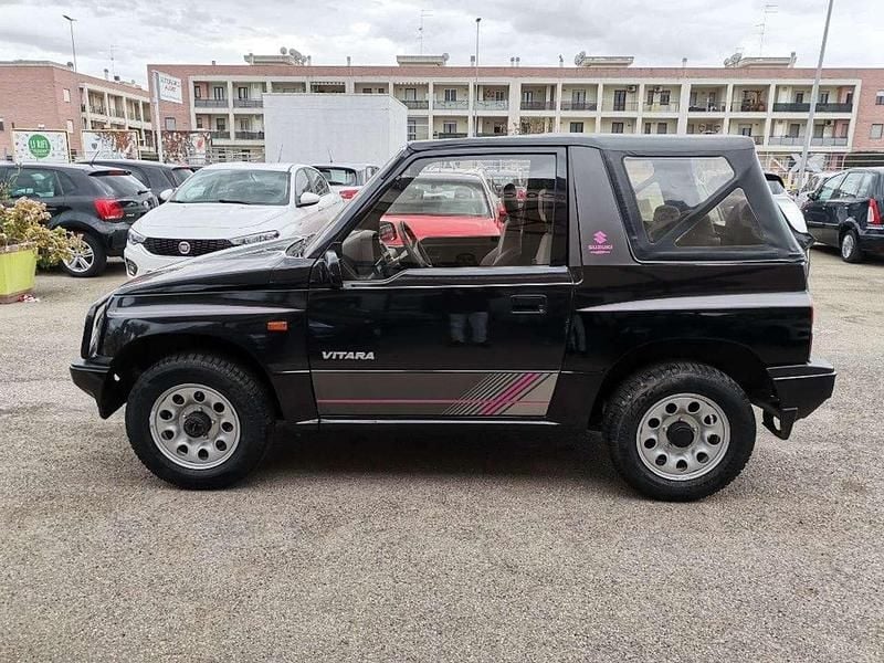 Usata Suzuki Vitara 82 CV (60 kW) 1990 Nero SUV