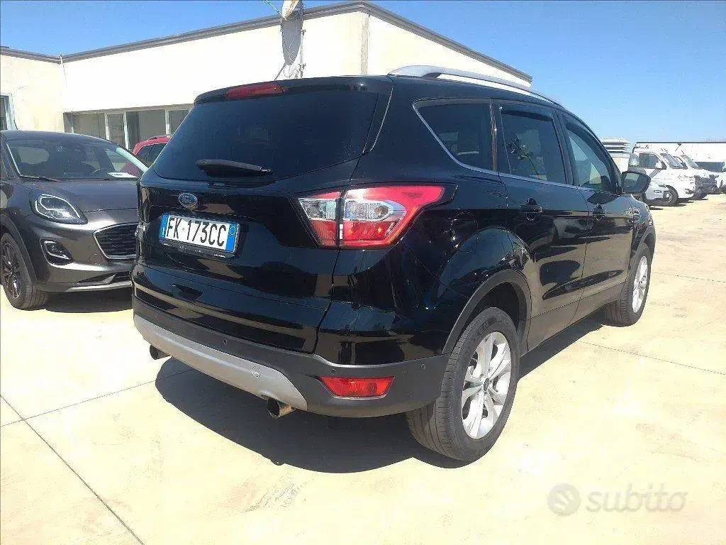 Usata Ford Kuga Titanium S 120 CV (88 kW) 2017 Nero SUV