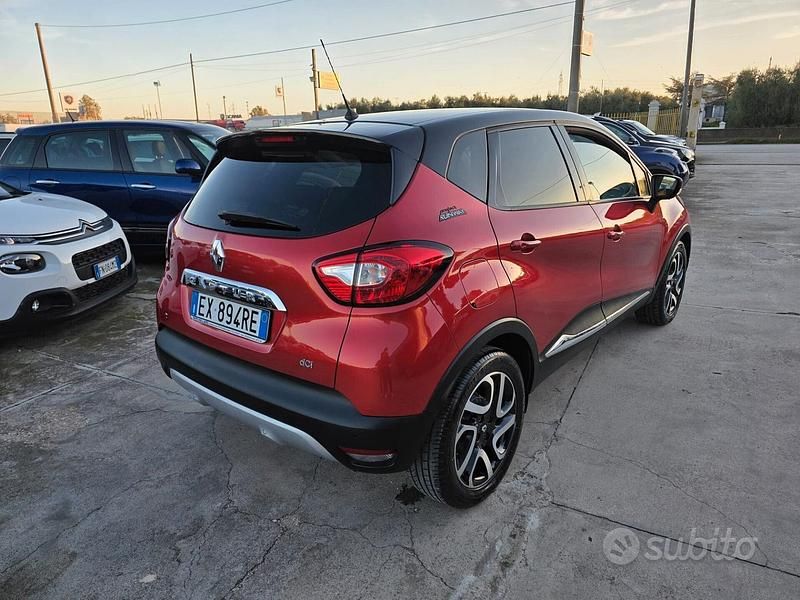 Usata Renault Captur Intens 90 CV (66 kW) 2015 Rosso SUV