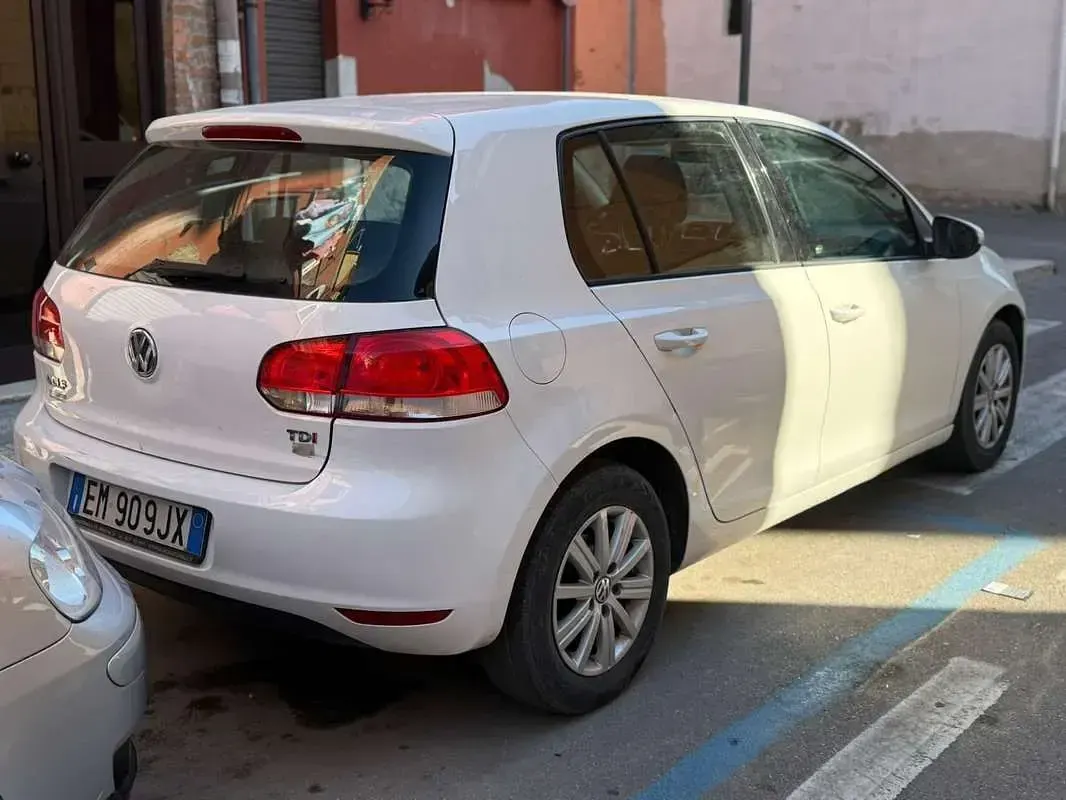 Usata VW Golf VII Highline 105 CV (77 kW) 2012 Berlina