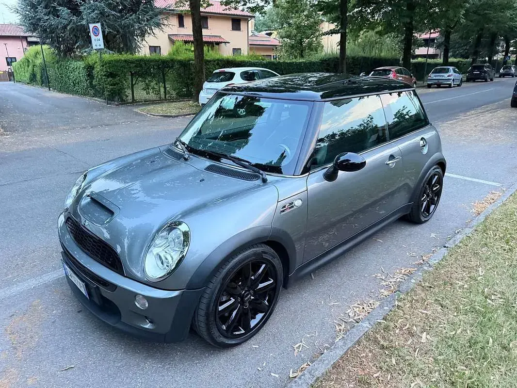 Usata Mini Cooper S 163 CV (119 kW) 2004 Grigio Utilitaria