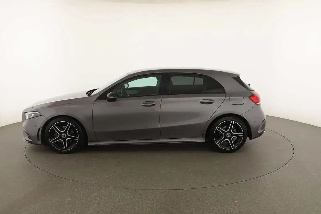 Usata Mercedes A180 Premium 116 CV (85 kW) 2021 Grigio Berlina