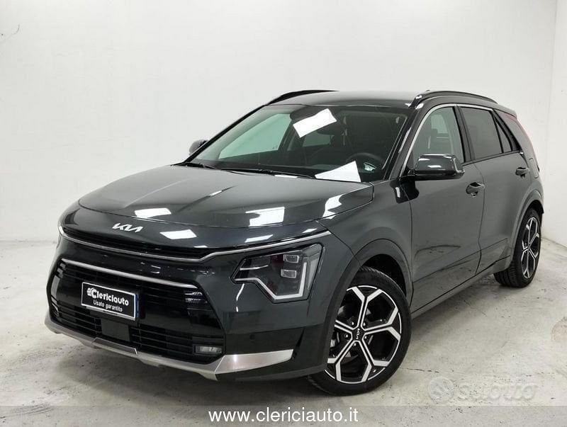 Grigio scuro Usata 2024 Kia Niro SUV | 29.900 € (Buon prezzo) - Immagine 1/4