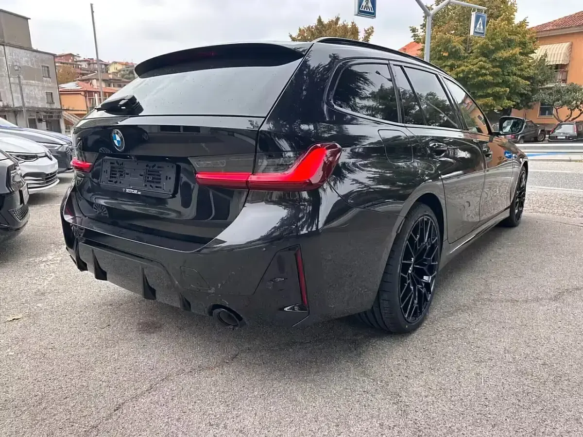 Usata BMW 318 M Sport 149 CV (109 kW) 2024 Nero Station wagon