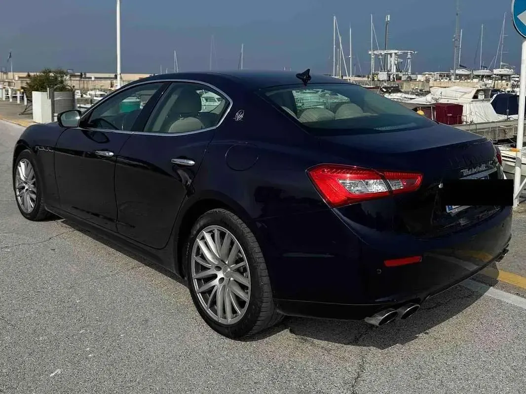 Usata Maserati Ghibli 250 CV (183 kW) 2016 Blu/azzurro Berlina