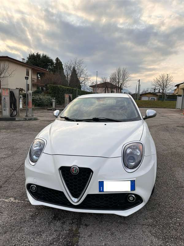 Usato 2018 Alfa Romeo MiTo 1.4 Benzin 77 CV (11.500 €)
