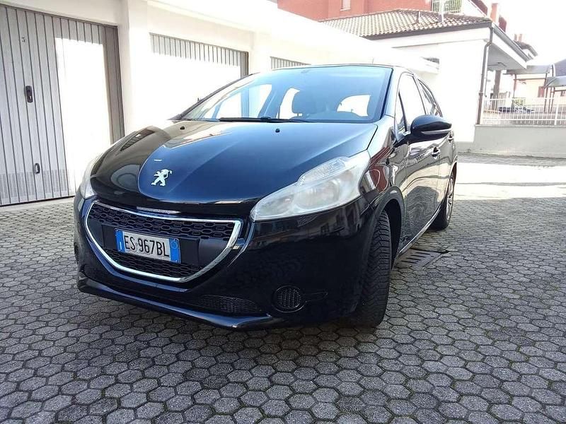 Usata Peugeot 208 Access 82 CV (60 kW) 2013 Utilitaria