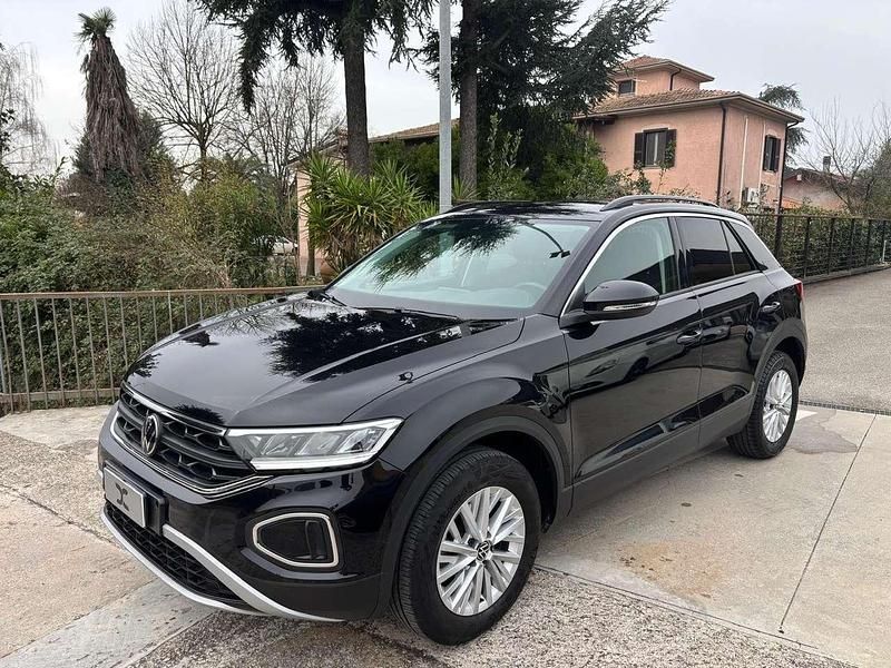 Usata VW T-Roc Life 110 CV (80 kW) 2022 Nero SUV
