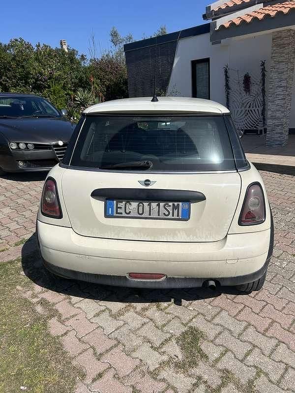 Usata Mini ONE 75 CV (55 kW) 2010 Bianco Utilitaria