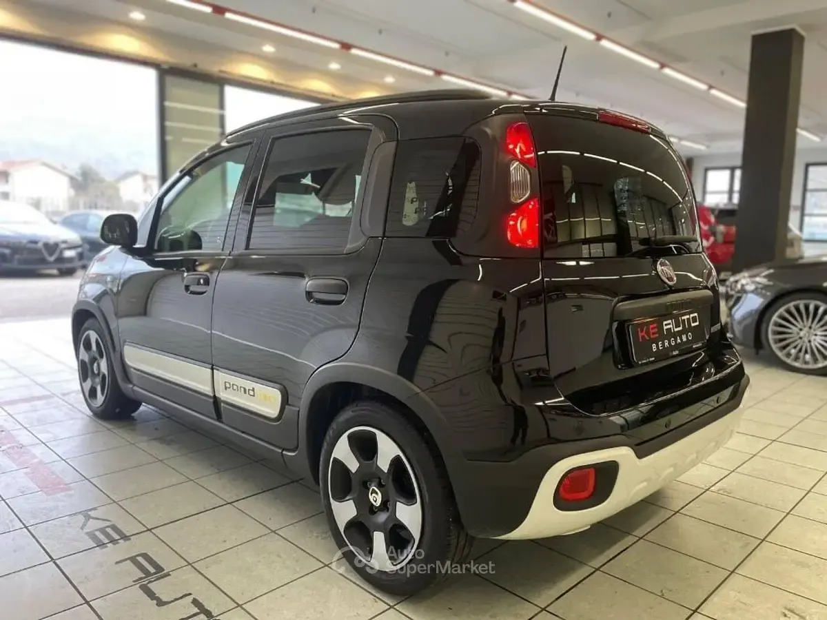 Usata Fiat Panda Cross Cross 69 CV (2025) in Mozzo - 11.490 € | AutoUncle