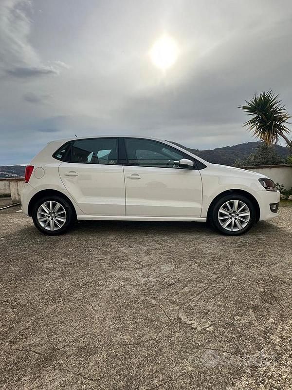 Usata VW Polo Comfortline 75 CV (55 kW) 2014 Bianco Berlina
