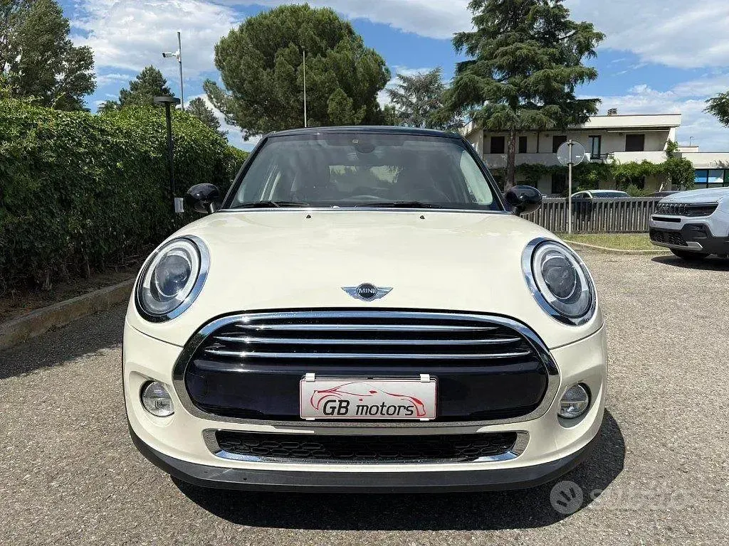 Usata Mini Cooper D 116 CV (85 kW) 2015 Bianco Utilitaria