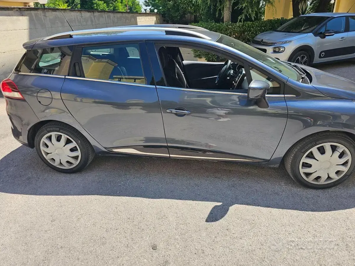 Usata Renault Clio Zen 90 CV (66 kW) 2018 Grigio Station wagon
