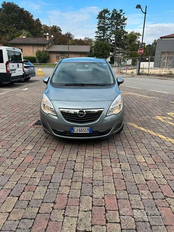 Usata Opel Meriva 2011 Grigio Monovolume