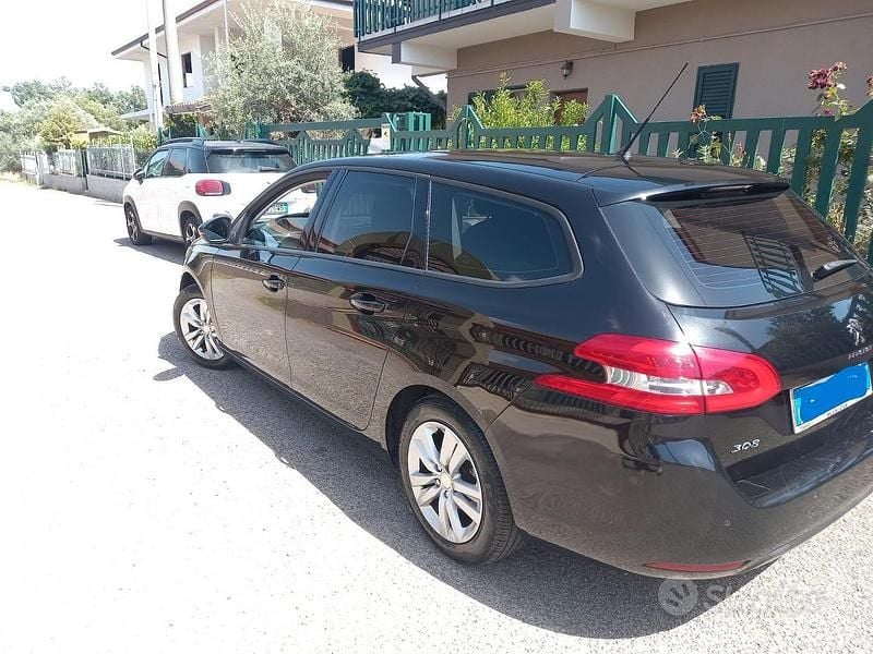 Usata Peugeot 308 SW 90 CV (66 kW) 2016 Nero Station wagon