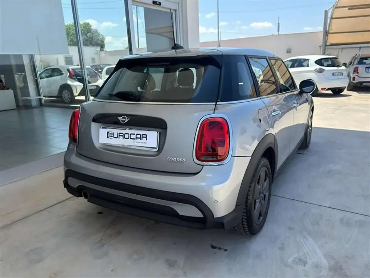 Usata Mini Cooper Essential 136 CV (100 kW) 2023 Grigio / gray Utilitaria