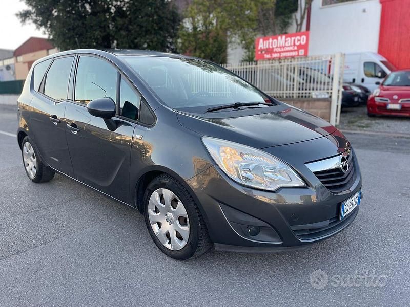 Grigio Usata 2012 Opel Meriva Monovolume | 5500 € (Cara) - Immagine 1/4