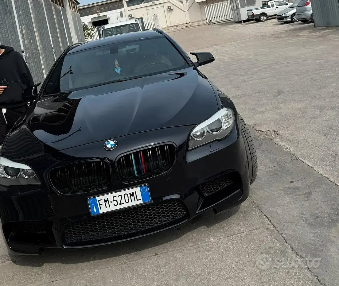 Usata BMW M550 381 CV (280 kW) 2012 Nero Berlina