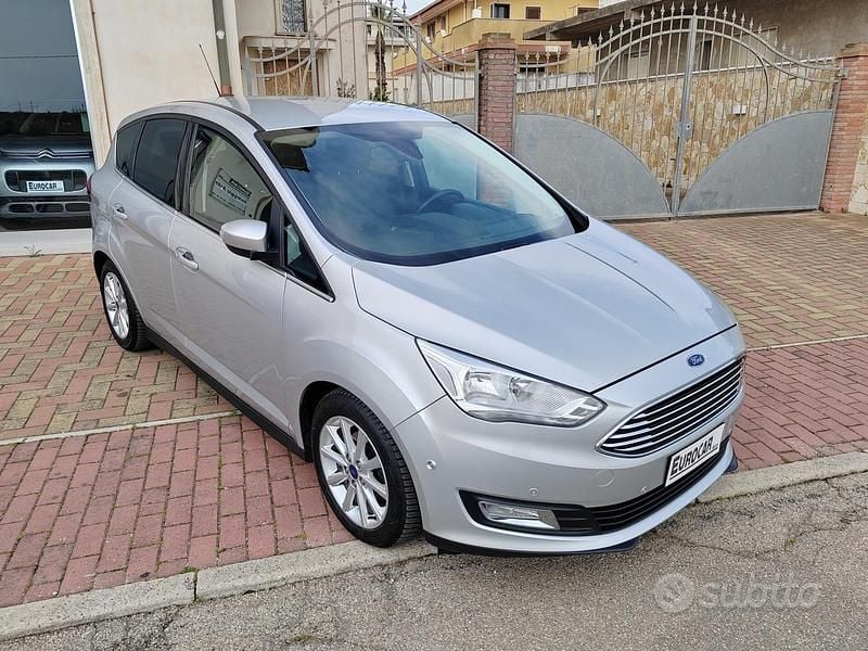 Grigio Usata 2016 Ford C-MAX Titanium Monovolume | 11.200 € (Buon prezzo) - Immagine 1/4